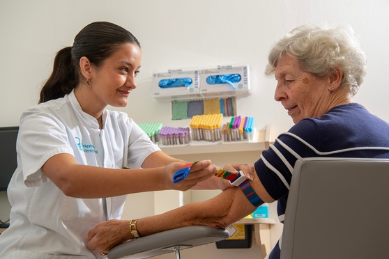 Bloedafname Aliciaelbers Annekemels 101125 04